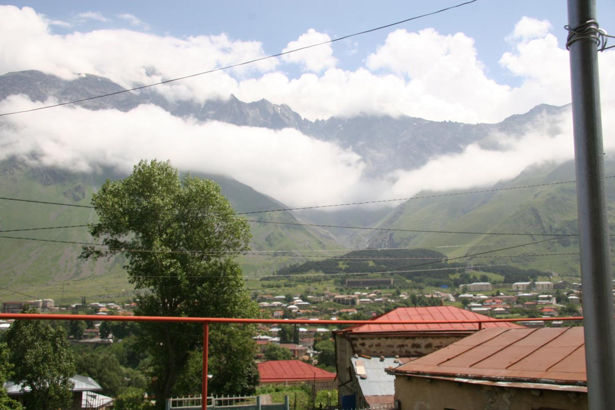 Guest House Sabauri Kazbegi Esterno foto